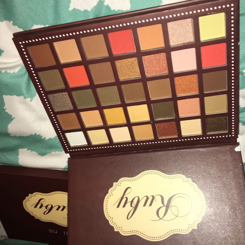 Beauty creations Ruby Eyeshadow Pallet